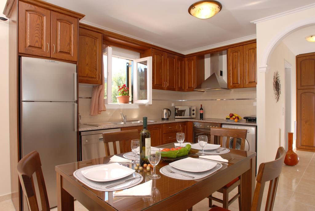 Dimitris Apartments Сидарион Экстерьер фото